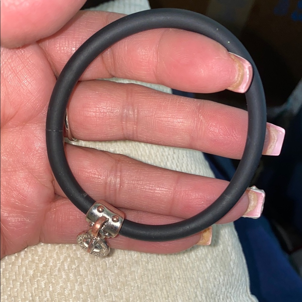 Marc Jacobs Elegant Black and Silver Bracelet - Picture 3 of 3